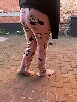 Show modela Teeny-Slut18 na web-kameri