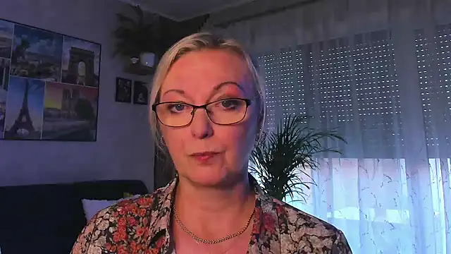 vanessa_chat élő XXX-chatje