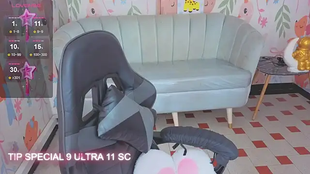 Paris09_v_ élő XXX-chatje