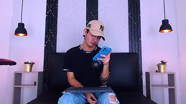 Онлайн чат XXX Feiccer_Castquer