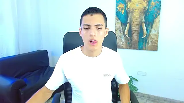 Matiius18 即時 XXX 聊天