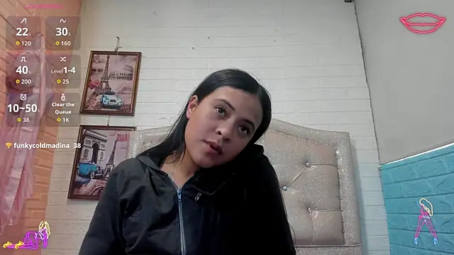 LITTLE-NESSA Webcam-Show