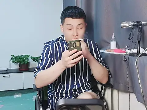 Llpl322's Webcam Show