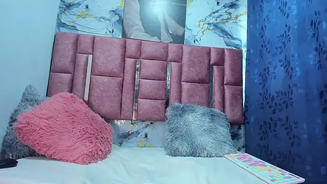 Shophiaks' Webcam Show