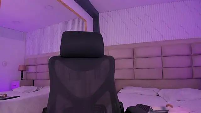 CarolineFyre élő XXX-chatje