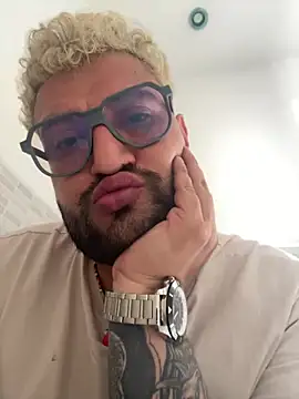 julichuby's Webcam Show