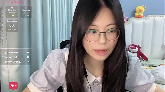 Luna-666のライブXXXチャット