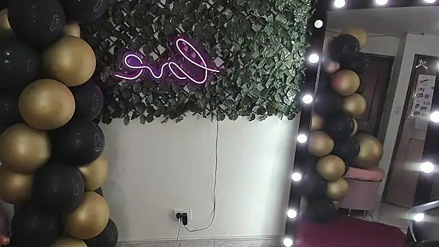 DestinyHills Chat XXX in diretta