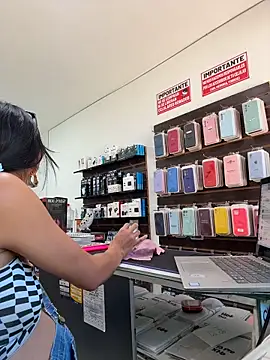 pregnant_sofii18: διαδικτυακό σόου στην κάμερα