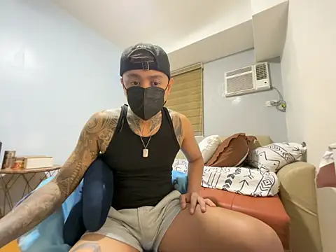 tattoo_hottie Pertunjukan Webcam