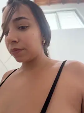 Hall_16 élő XXX-chatje