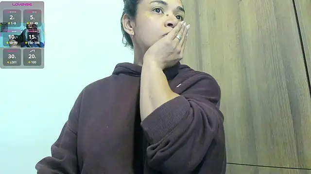 Bessie32's Live XXX Chat