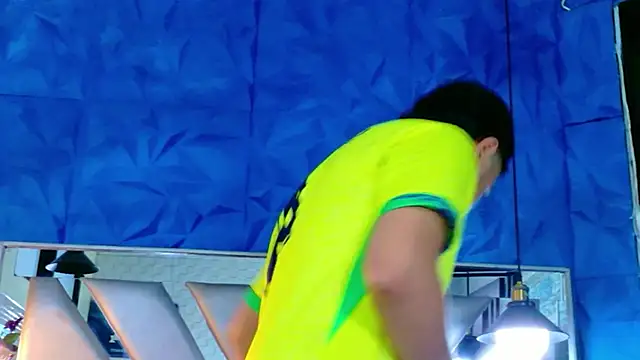 Oliver_Jamees Show in webcam