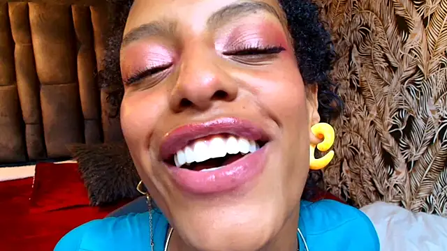 Chat XXX en directo de Zia_Green