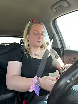 sweetkacibaby: διαδικτυακό σόου στην κάμερα