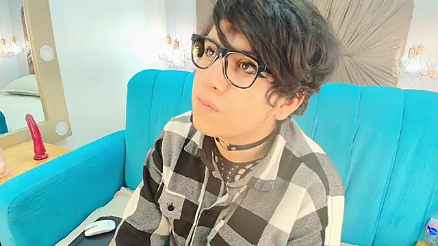 Satuurn_ live XXX chat