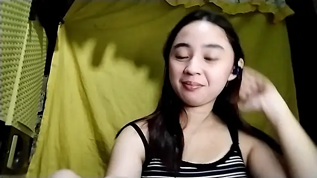 LenoraLacassagne Pertunjukan Webcam