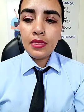 MAYE__13 লাইভ XXX চ্যাট