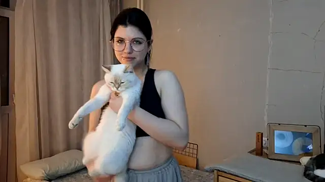 MiaTemptress 即時 XXX 聊天