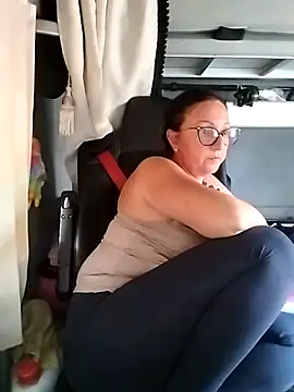 Milfa_nimfomana Chat XXX in diretta