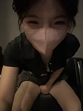 gougou13's Live XXX Chat