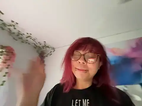 moan4mona élő XXX-chatje