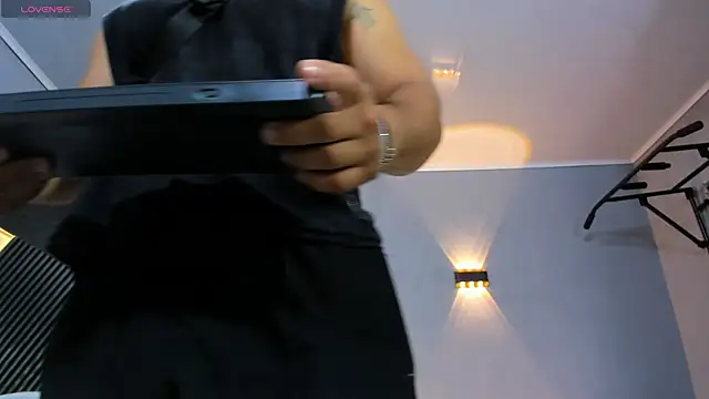 Horny_nick18 Chat XXX in diretta