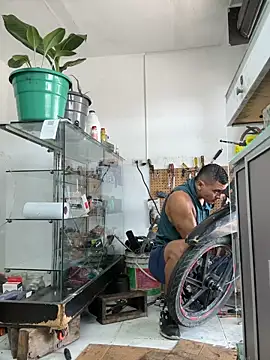 XXX chat uživo modela Paul22cm-