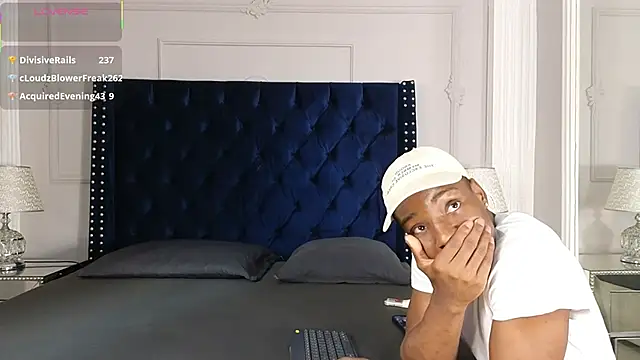 CharlesBrown_ élő XXX-chatje