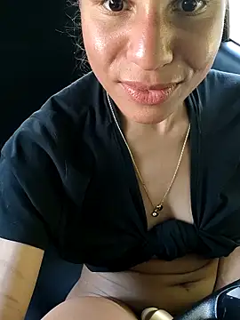 YaraEstelle Live XXX-Chat