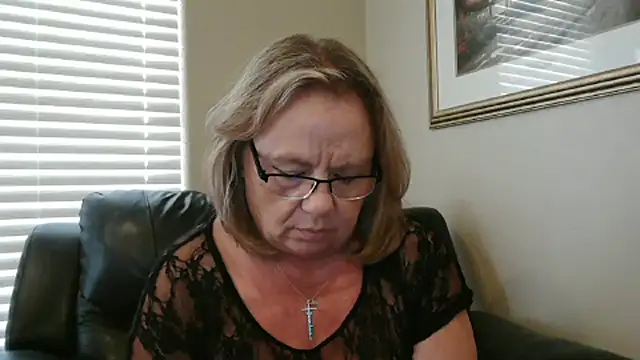 BustyAnnie webkamerás műsora