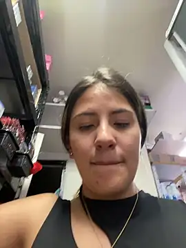 Andrea_19blonde Pertunjukan Webcam