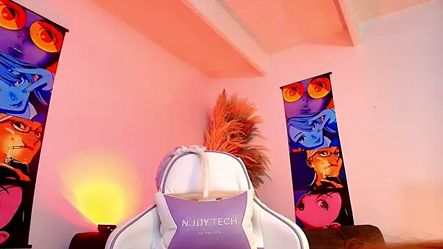 Bennuluspeach_ élő XXX-chatje