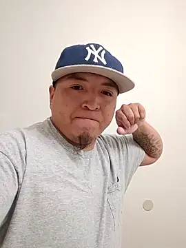 Show modela SoulfulLogania na web-kameri