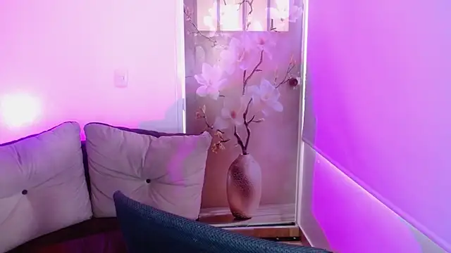 Онлайн чат XXX milfrousse