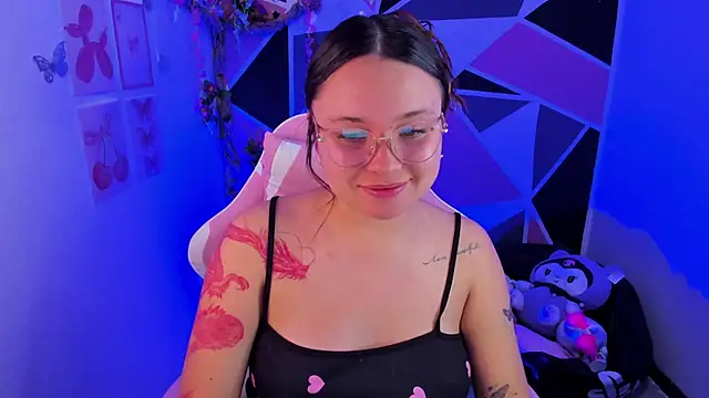 little_emma0's Live XXX Chat