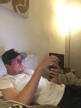 Awkwardguy: διαδικτυακό σόου στην κάμερα