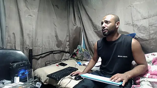 Chat +18 de Camodick ao vivo