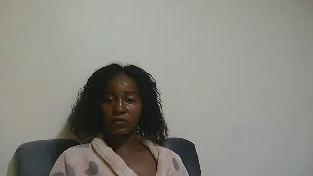 sluttylaura21 Adlı Modelin Canlı XXX Sohbeti