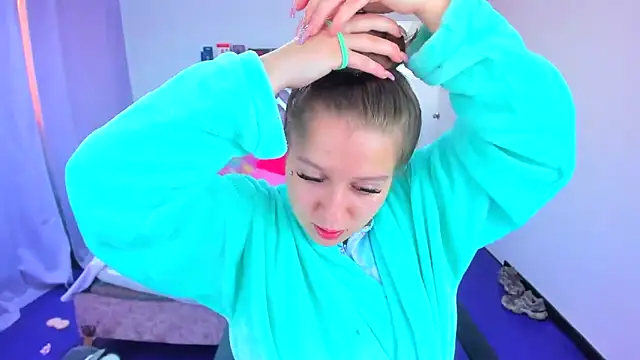 Luna_Analya élő XXX-chatje