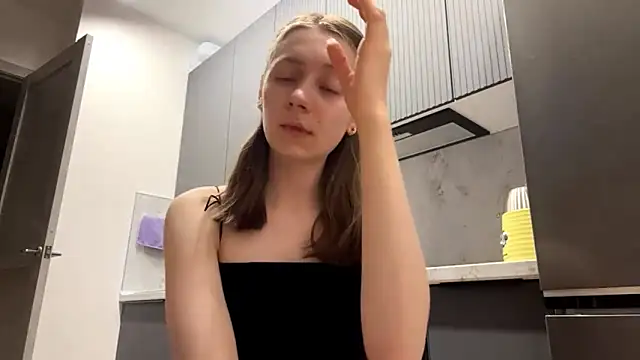 CatheWait Adlı Modelin Canlı XXX Sohbeti