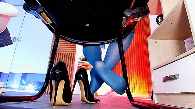 sweet_mile Adlı Modelin Canlı XXX Sohbeti