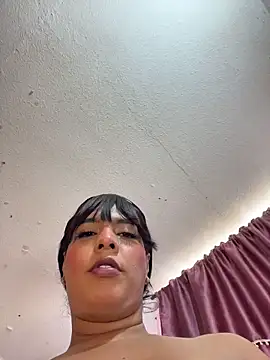 Newshantal_ Adlı Modelin Canlı XXX Sohbeti