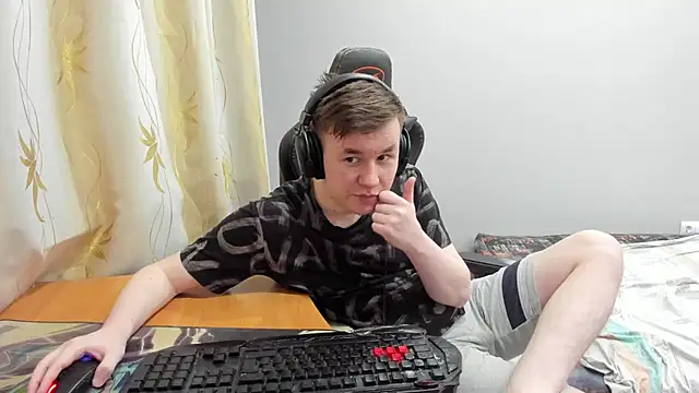 iliaskrisloveのライブXXXチャット