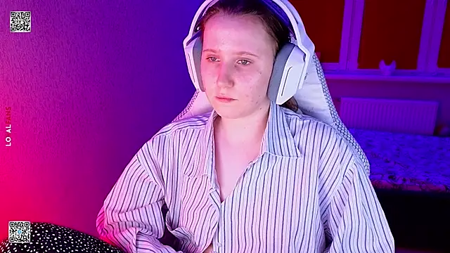 mon_lola Adlı Modelin Canlı XXX Sohbeti