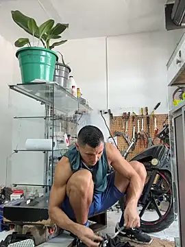 Paul22cm- – Naživo XXX chat