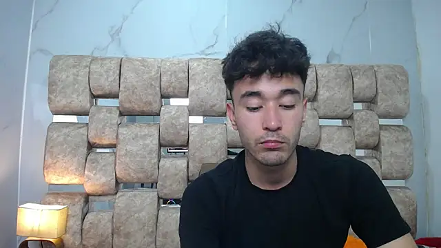 Chat XXX ao vivo de KathyAiden