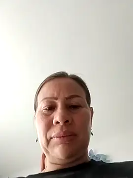 LaraCaliente's Live XXX Chat