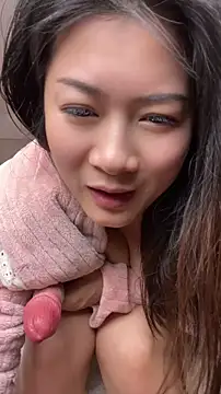 mo-mo-69's Webcam Show