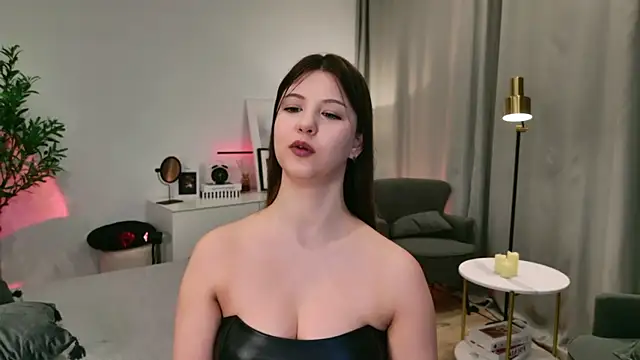 ElizaMildのライブXXXチャット